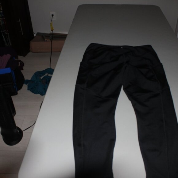 Black 90 Degree High Waist Leggings Size XL Worn 1 Time - Picture 3 of 5